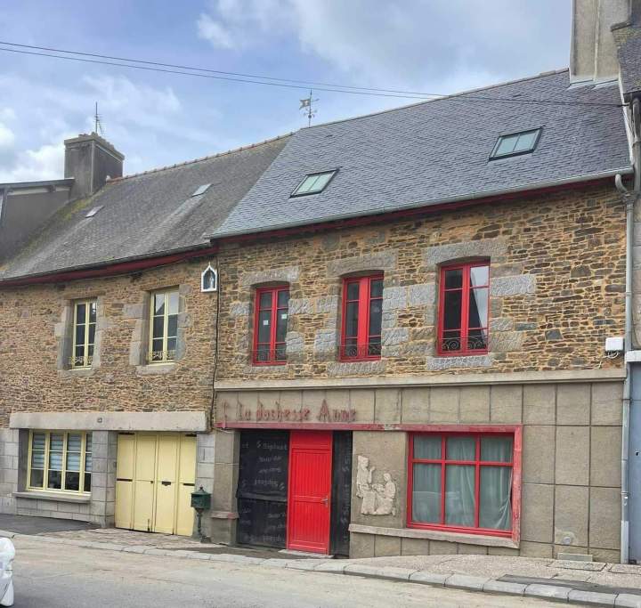 Travail fini après rénovation mur extérieur Dol-de-Bretagne